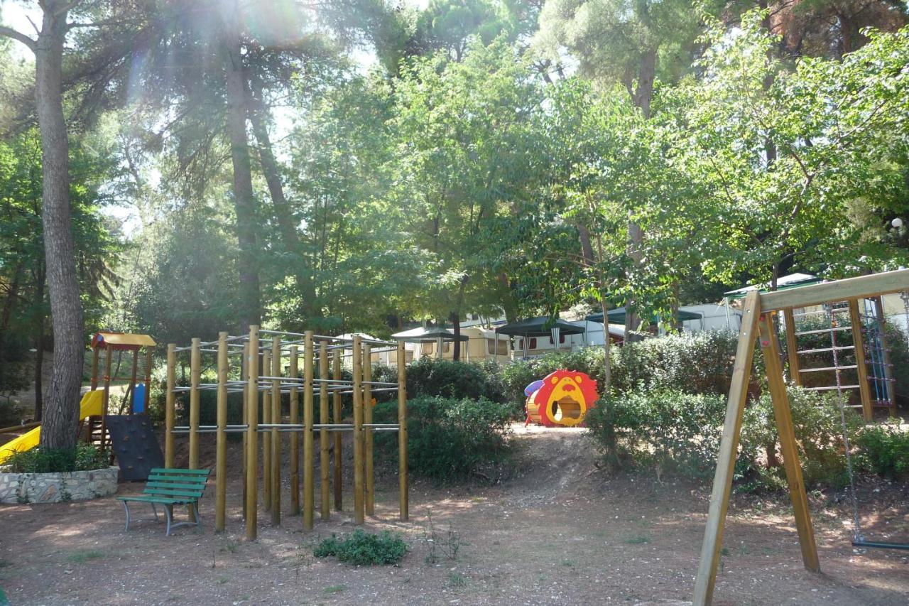 Happy Camp Mobile Homes In Camping Villaggio Internazionale San Menaio Exterior foto